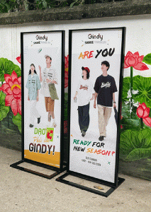 Standee chân sắt giá rẻ